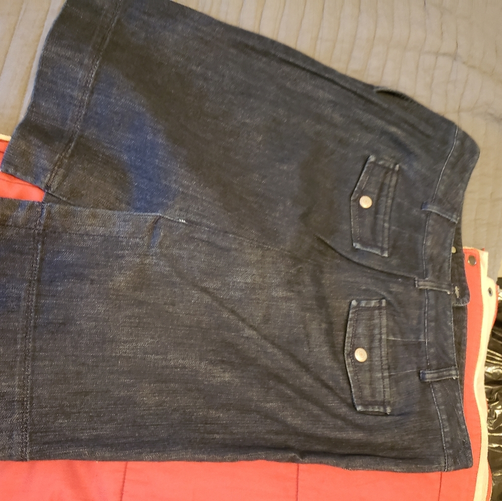 Blue denim skirt - Picture 2 of 3